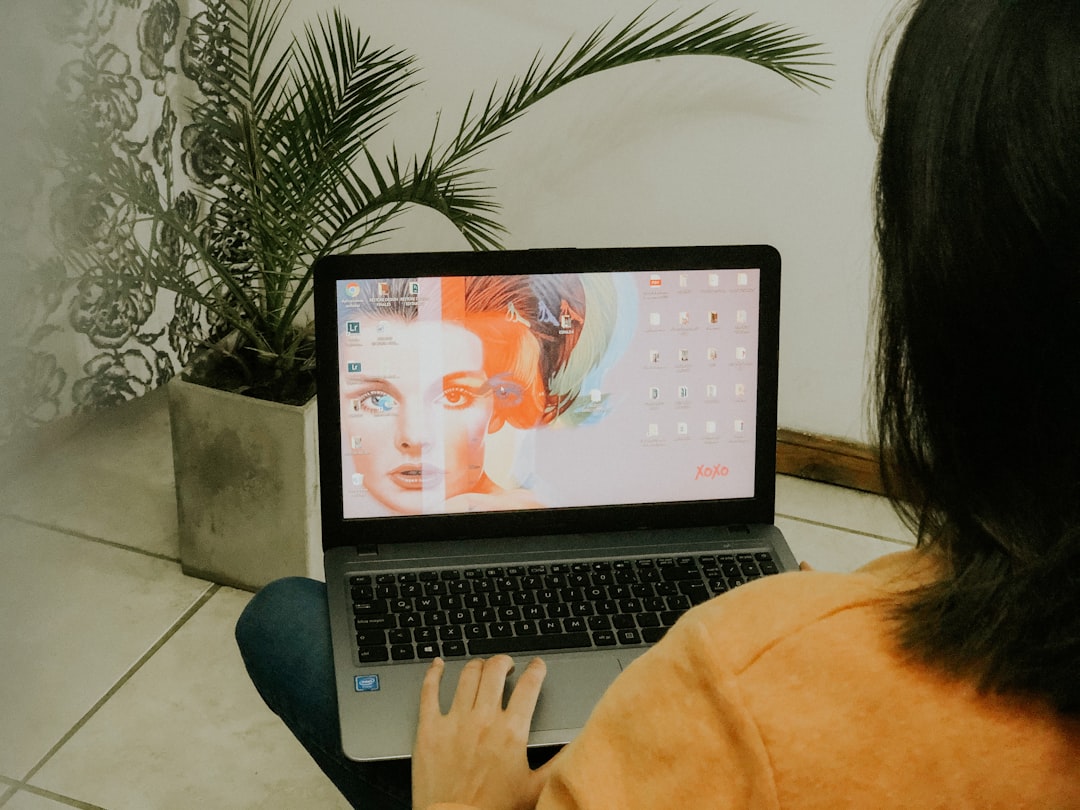 Искусственный интеллект и бьюти-индустрия: как распознать мошенничество с AI-инфлюенсерами